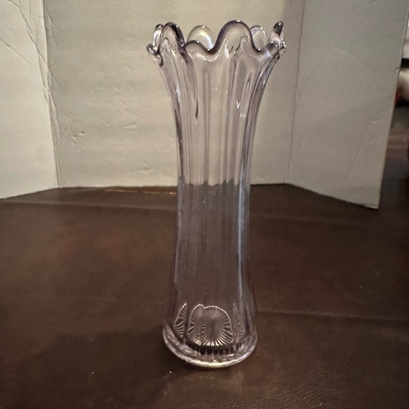 Lavender vase - Picture 1 of 6